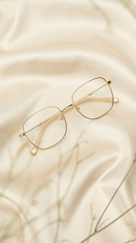 Aviator Specs Women, Gold Eyeglasses Frames, Glasses Frames Aviator, Gold Square Glasses, Metal Specs Frames, Frame Of Glasses, Glasses Gold Frames, Gold Frame Eyeglasses For Women, Aesthetic Glasses Frames Square