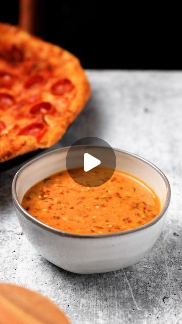 Honey Pizza, Pizza Wings, Homemade Ranch Seasoning, Dry Ranch Seasoning, Ranch Seasoning Mix, Salad Dressing Recipes Homemade, Homemade Ranch, Hot Honey, Red Chili Flakes