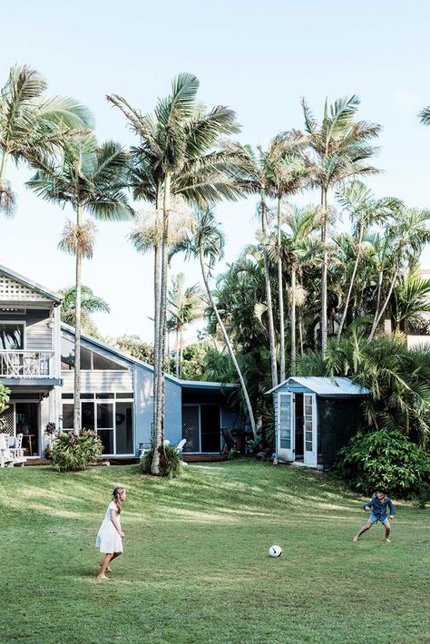 Beach Shack Interior, Surf Shack Style, Australia Homes, Aussie Beach, Country Home Exterior, Beach Shacks, Family Backyard, Provincial Home, Homes To Love