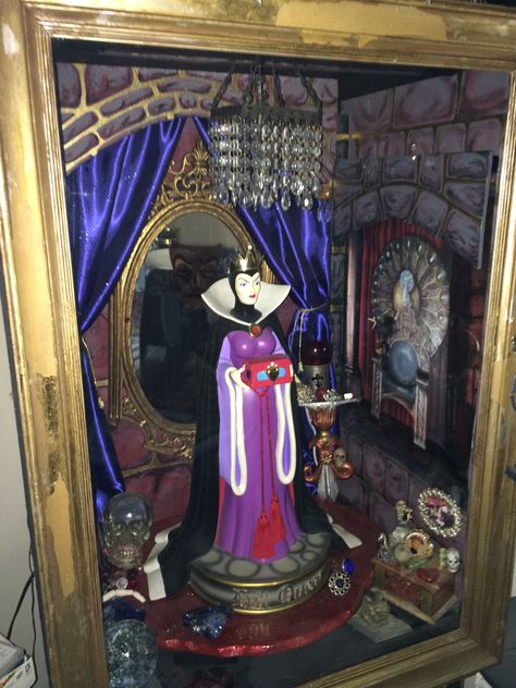 Disneyland a Evil Queen, 4 foot tall by 3 feet deep diorama w black lights enlarged photographs from Disneyland Snow White attraction. #Disneyland #diorama #EvilQueen #SnowWhite Evil Queen Decor, Snow White Book, Black Lights, Fairest Of Them All, Disney Classics, Different Aesthetics, Miniature Rooms, Trunk Or Treat, Fairytale Art