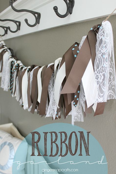 Vinyl Gift Ideas, Garland Tutorial, Ribbon Projects, Paint Crafts, How To Tie Ribbon, Ribbon Garland, Ribbon Decorations, Diy Crafts For Adults, Ginger Snap