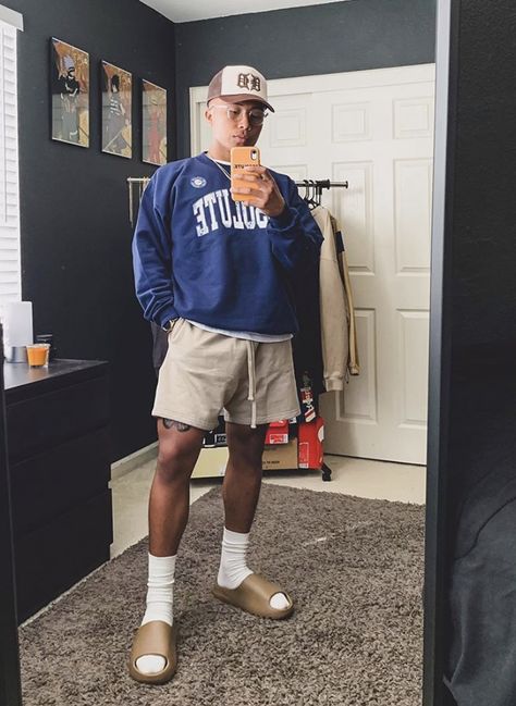 Grey Shorts Outfit Men, Low Dunks Outfit, Grey Shorts Outfit, Men Street Look, Sick Fits, Dunks Outfit, Blue Streetwear, Outdoor Streetwear, Young Mens Fashion