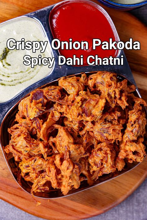 Onion Pakoda Recipe, Onion Bhaji Recipes, Onion Pakora, Onion Pakoda, South Indian Vegetarian Recipes, Pakoda Recipe, Onion Bhaji, Sliced Onion, Indian Appetizers