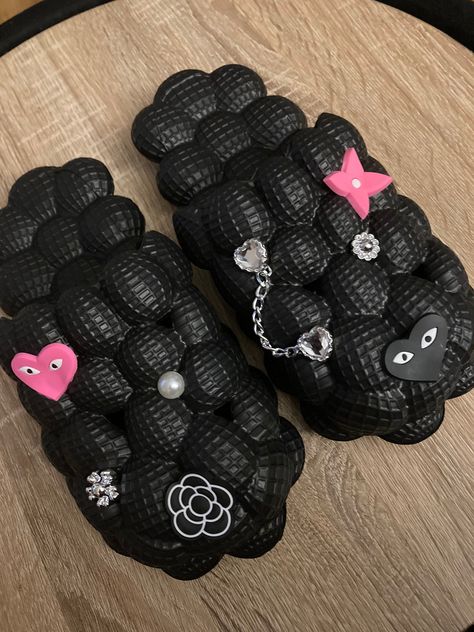 Bubble slides with chains & shoe charms Black Bubble Slides, Bubble Crocs, Bubble Slides With Charms, Bubble Shoes, Bubble Slippers, Non Slip Shoes, Bubble Slides, Rod Wave, Crocs Fashion