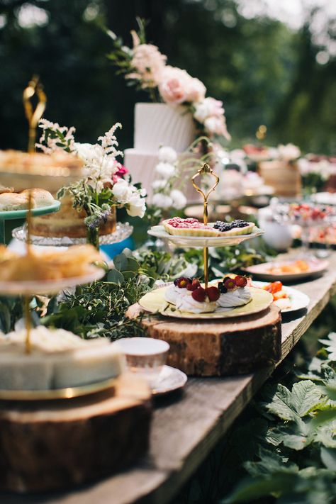 Afternoon Tea Wedding Ideas, Vintage English Wedding Decor, English Tea Wedding Theme, Secret Garden Afternoon Tea, Afternoon Tea Themed Wedding, Garden Afternoon Tea Party, Tea Themed Wedding, Afternoon Tea Engagement Party, Garden Tea Wedding