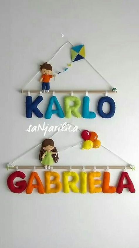 Felt name banners Baby Mobile Diy, Crochet Baby Mobile, Vom Avea Un Copil, Felt Toys Diy, Mobile Diy, Crochet Baby Mobiles, Felt Name Banner, Diy Baby Mobile, Felt Name