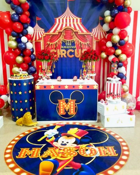 Woo'em on Instagram: “The Amazing Circus with Mickey Mouse 🎟 Can I get tickets next time? 📸: @beeunikebyevelyn  Inquiries: Sunny@wooemdesign.com or shop with me!…” Mickey Mouse Circus Theme Party, Mickey Circus Birthday Party, Mickey Mouse Carnival Party, Mickey Mouse Backdrop, Mickey Rey, 1st Birthday Boy Themes, Mickey Mouse Centerpiece, Girl Superhero Party, Mickey 1st Birthdays