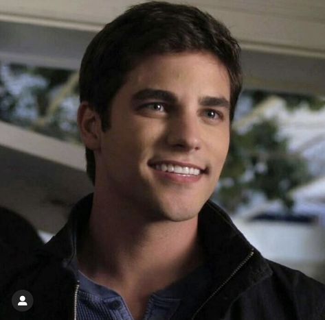 Noel Kahn, Brant Daugherty, Male Characters, Film Stars, Smash Cake, Pretty Little Liars, Movies Showing, It Cast, Tv Shows