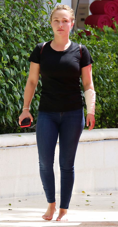 EXCLUSIVE: Hayden Panettiere with her arm heavily bandaged after reportedly being scratched by a monkey on a beach in Barbados Hayden Panettiere Style, Kibbe Style, Scream 4, Famous Females, Clothes Board, Lauren London, Hayden Panettiere, Christina Milian, Nicole Scherzinger