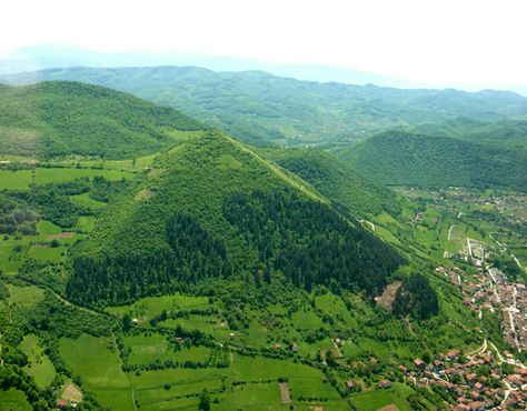 Pyramid of the Sun in Bosnia   The Bosnian pyramid, Visocica Hill, is the first European pyramid to be discovered and is located in the heart of Bosnia, in the town of Visoko Bosnia Pyramid, Bosnian Pyramids, Coral Castle, The Uncanny, Padang, Incredible Places, Giza, View Map, Tahiti