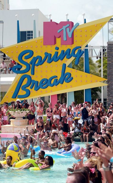 Mtv Spring Break, Break Wallpaper, Spring Break Outfits Beach, Spring Break Quotes, Spring Break Pictures, Spring Break Party, Spring Break College, 2000s Party, Broken Video