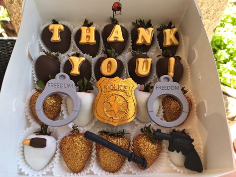 Chocolate covered strawberries for a police officer! Police Strawberries, Police Chocolate Covered Strawberries, Strawberry Ideas, Chocolate Covered Treats, Police Gifts, Edible Arrangements, Covered Strawberries, Chocolate Strawberries, Police Officers