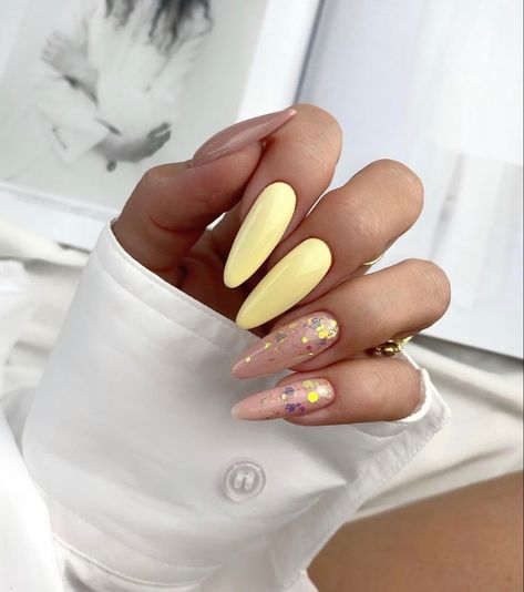 Nails Light Yellow, Summer Nails Pastel, Light Yellow Nails, Yellow Nail Ideas, Positivity Energy, Yellow Nail, Summer Nails Beach, Almond Acrylic Nails, Nail Designs Glitter