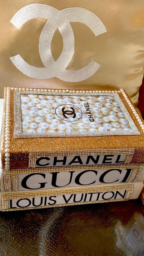 Glam Custom Home Decor For your office, bedroom, living room, salon, anywhere you want class💎 | Diy crafts room decor, Diy dollar store crafts, Craft room decor Coco Chanel Bathroom Ideas, Diy Gucci Decor, Chanel Diy Decor Ideas, Diy Chanel Decor, Diy Chanel Decor Dollar Stores, Diy Luxury Decor, Chanel Home Decor, Chanel Decoration, Chanel Inspired Party