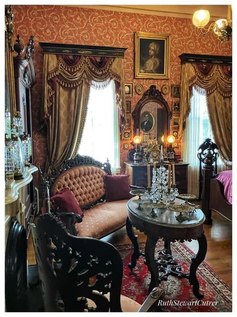 Queen Anne Living Room, 1870s Interior Design, 1800 Decor, 1890s Interior, Vintage House Interior Victorian, Victorian Home Living Room, Victorian Furniture Antique, Victorian Sitting Room, Victorian Style Decor