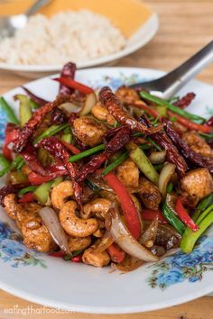 In this Thai cashew chicken recipe you'll learn how to make an authentic version that's easy to cook. Get ready to eat amazing Thai cashew nut chicken! Thai Cashew Chicken, Cashew Chicken Recipe, Thai Cooking, Cashew Chicken, Thai Dishes, Asian Inspired Recipes, Chinese Dishes, Asian Cooking, Asian Dishes