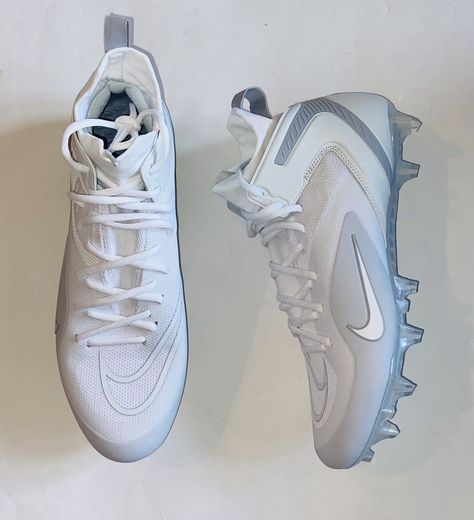 100% Authentic. Soccer Cleats Aesthetic, Cute Soccer Cleats, White Soccer Cleats, Best Soccer Shoes, Softball Shoes, Softball Cleats, Futsal Shoes, Soccer Inspiration, Nike Boots