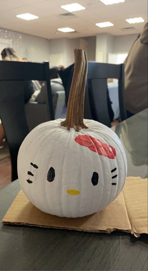 Easy Paintings On Pumpkins, Cute Ideas For Pumpkin Painting, Mini Painting Pumpkin Ideas, Pumkin Paintings Idea Cute Hello Kitty, Pumpkin Painting Ideas Starbucks, Funny Painting Pumpkin Ideas, Painted Hello Kitty Pumpkin, What To Paint Your Pumpkin, Painted Pumpkins White