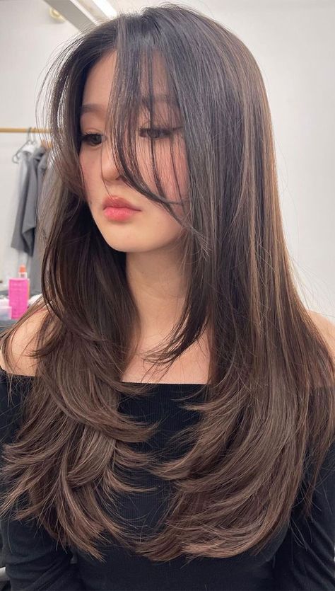 Haircuts For Long Hair With Layers, Hair Inspiration Long, Layered Haircuts For Medium Hair, Fesyen Rambut, Hair Cutting Videos, Hairstyles For Layered Hair, Haircuts For Medium Hair, Haircuts Straight Hair, Long Layered Hair