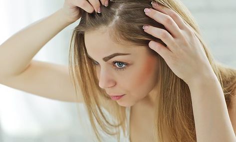 What does YOUR dandruff say about your health? Hair Myth, Prp Hair, Dunner Wordend Haar, Hair Growth Cycle, Pattern Baldness, Hair Replacement, Oily Hair, Dry Scalp, Les Rides