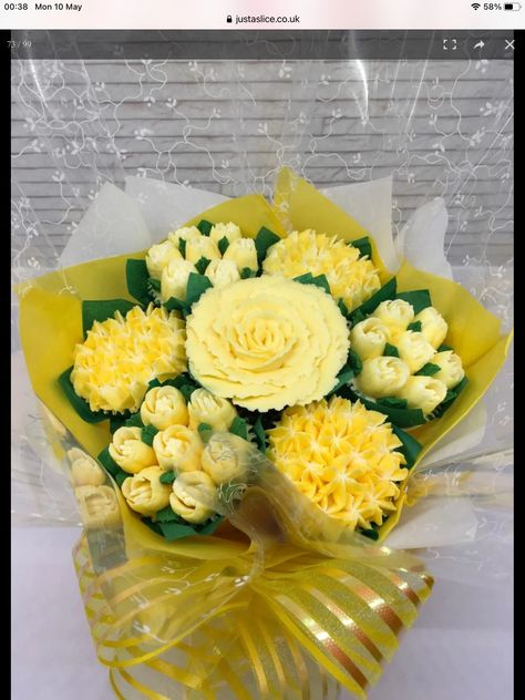 Yellow Cupcake Bouquet, Bouquet Cupcakes, Aesthetic Bouquet, Cupcakes Flores, Cupcake Flowers, Yellow Cupcakes, Cupcake Bouquets, Mothers Day Cupcakes, Piping Flowers