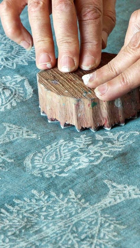 Wooden Printing Blocks, Textil Design, Fabric Stamping, Indian Crafts, Eco Printing, Block Printing Fabric, Oil Cloth, Block Printing, Diy Prints