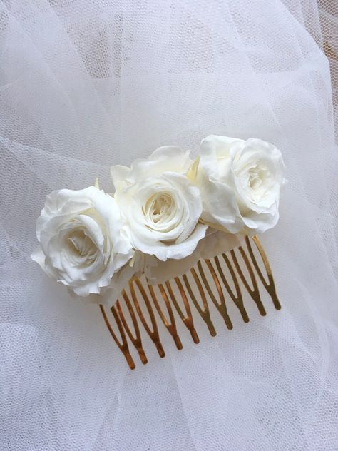 Minimal Bridal Hair, Flower Updo, Wedding Sides, Bride Hair Piece, Boho Bridal Hair, Side Comb, Princess Bridal, Romantic Wedding Inspiration, Dream Wedding Venues