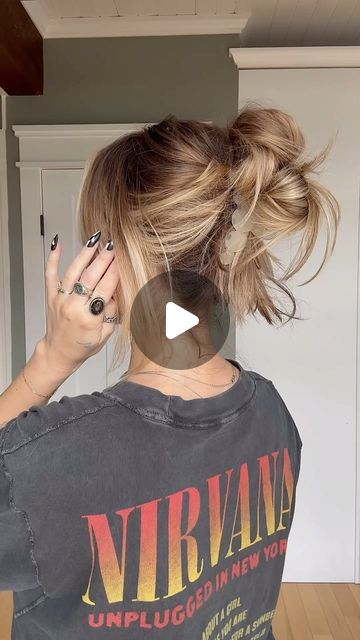 TORIE BLISS on Instagram: "Claw clip style for medium length hair ❤️‍🔥
#springhair #clawcliphairstyle #clawclip #hairtutorial" Style For Medium Length Hair, Updos For Medium Length Hair Tutorial, Should Length Hair Styles, Hair Top Knot, Easy Hair Up, Short Hair Updo Tutorial, Hair Clip Hairstyles, Medium Length Updo, Easy Care Hairstyles