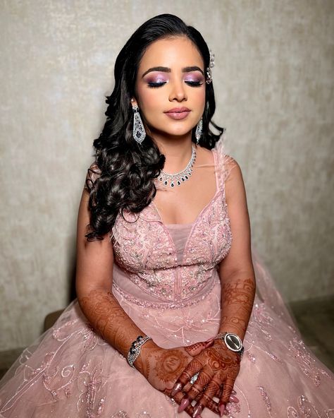 Ready to dazzle and shine all night long.💎✨ Makeup @jasminebajwva Bride @dr.mani.sachdeva Hair @hairbyanilsingh Lashes @thenaristudio Style: Meryl Dm @jasminebajwva for bookings Bridal Makeup | Party Makeup | Glam Makeup | Makeup Trends | Flawless Skin | Wedding Makeup | Makeup Tutorials | Beauty Tips | Natural Makeup | Professional Makeup | Makeup Artist Near Me | Makeup Services | HD Makeup | Bridal Beauty | Makeup Studio | Airbrush Makeup | Makeup Transformation | Festive Makeup | Gl... Halloween Makeup Tutorials, Halloween Makeup Tutorial Easy, Festive Makeup, Makeup Professional, Hd Makeup, Date Night Makeup, Bold Lip Color, Makeup Glam, Makeup Bridal