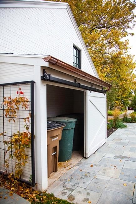 End of Summer 2022 – Outdoor Storage Ideas and Garage Conversions - HomeSquare Garbage Can Shed, Steel Trellis, Gardening Shed, Garage Velo, Garbage Shed, Storage Doors, House Traditional, Backyard Storage Sheds, House Storage