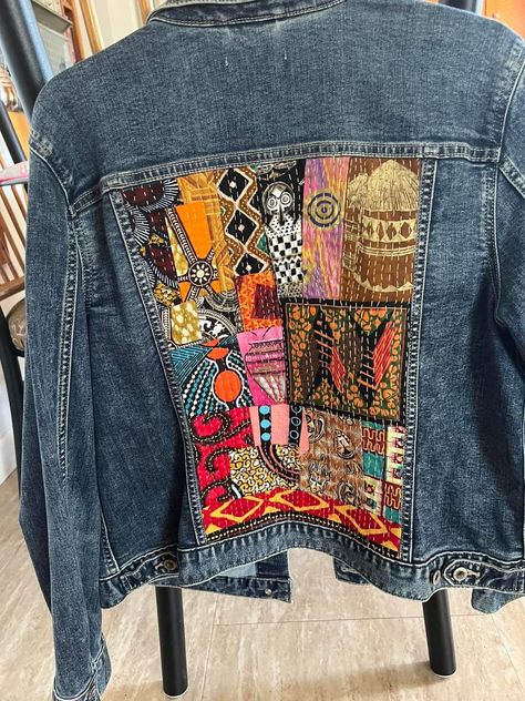 Applique Jeans, Upcycled Denim Jacket, Denim Repair, Diy Denim Jacket, Wearable Art Clothing, Embellished Denim Jacket, Upcycle Clothes Diy, Embellished Clothing, Upcycle Shirt