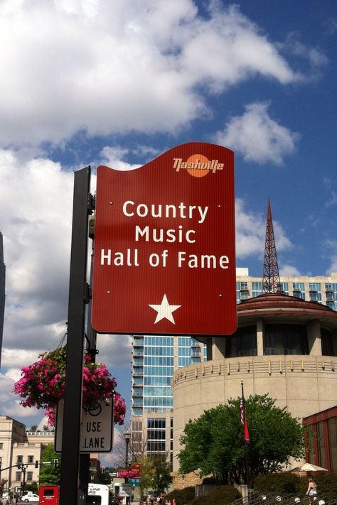 Country Music Hall of Fame Country Music Hall Of Fame Nashville, Nashville Tennessee Aesthetic, Nashville Aesthetic, Nashville Country Music, Nashville Tennessee Vacation, Nashville Country, Country Music Hall Of Fame, Traveling Photography, Nashville Trip