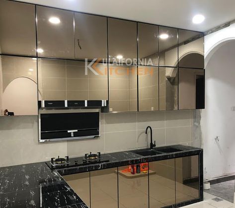 Furniture and kitchen cabinet: Kangkar Pulai, Johor - Black Aluminium + Mirror Fi... Kitchen Indian Design, Aluminium Kitchen Cabinets Modern, Open Kitchen Organization, Black House Interior Design, Aluminium Kitchen Cabinets, Mirrored Kitchen, Mirrored Kitchen Cabinet, Black House Interior, Aluminium Cabinet