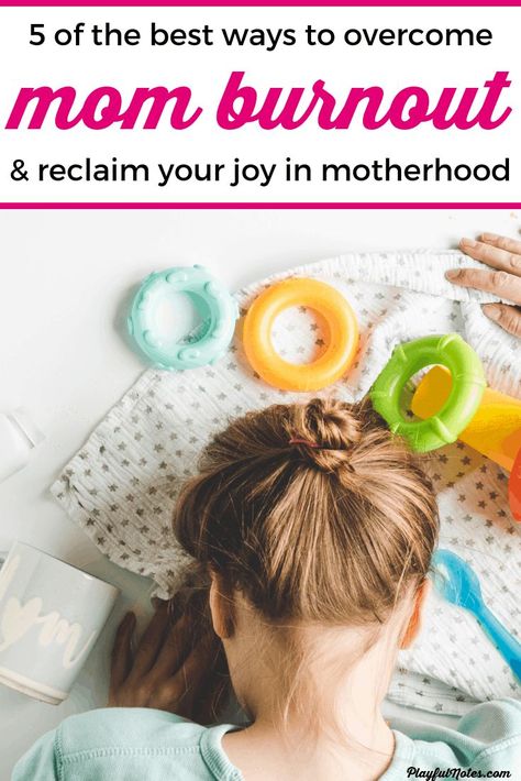 Mom burnout is real! If you are struggling with this, you need to know that you are not alone! Here are the tips that can help you overcome mom burnout and reclaim your joy in motherhood. --- Stay at home mom burnout signs and tips | Advice for moms | Motherhood tips | Parenting #AdviceForMoms #Motherhood #ParentingTips Mom Burnout, Pumping Moms, Smart Parenting, Tired Mom, Baby Sleep Problems, Baby Arrival, After Baby, Pregnant Mom, First Time Moms