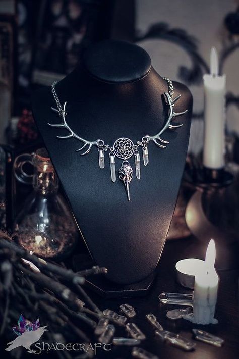 Shadecraft necklace. Shadow Craft, Craft Necklace, Dark Boho, Strega Fashion, Dark Mori, Dark Jewelry, Yennefer Of Vengerberg, Jewelry Box Diy, Witchy Fashion