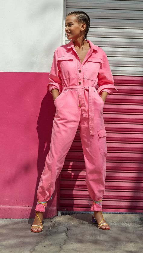 8 Fashion Trends Petite Celebrities Always Wear | Who What Wear Petite Celebrities, Balloon Pants, Boiler Suit, Summer Fashion Trends, Pink Outfits, Petite Fashion, Outfits Casuales, Tulum, Star Fashion