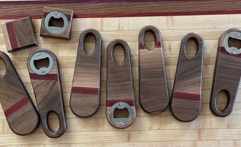 Bottle Openers On Wood, Bottle Opener Diy, Diy Bottle Opener, Simple Furniture Design, Beer Accessories, Wood Bottle Opener, Resin And Wood Diy, Wooden Business Card, Beer Wood