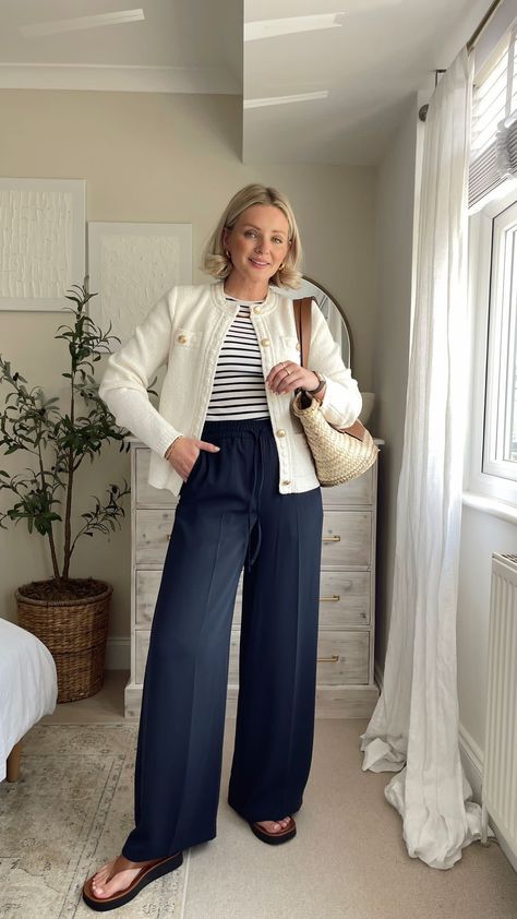 Navy Wide Leg Trousers Outfit, Wide Leg Trousers Outfit Casual, Navy Trousers Outfit, Leg Trousers Outfit, Trousers Outfit Casual, Clueless Closet, Navy Wide Leg Trousers, Wide Leg Trousers Outfit, Trousers Outfit