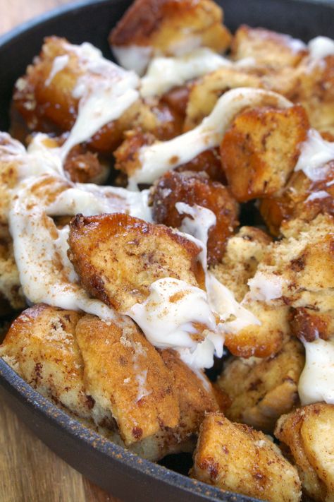 Pumpkin Monkey Bread Recipe, Pumpkin Monkey Bread, Monkey Bread Recipe, Breakfast Goodies, Favorite Dessert Recipes, Bread Recipes Sweet, Monkey Bread, Fall Spices, Delicious Pumpkin