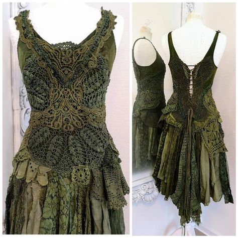 Check out this item in my Etsy shop https://www.etsy.com/dk-en/listing/637982621/woodland-wedding-dress-in-green-bride-to Woodland Wedding Dress, Wedding Dress Green, Goddess Wedding Dress, Goddess Wedding, Elven Wedding Dress, Elven Wedding, Wedding Dresses Whimsical, Rustic Dresses, Dress Boho Wedding