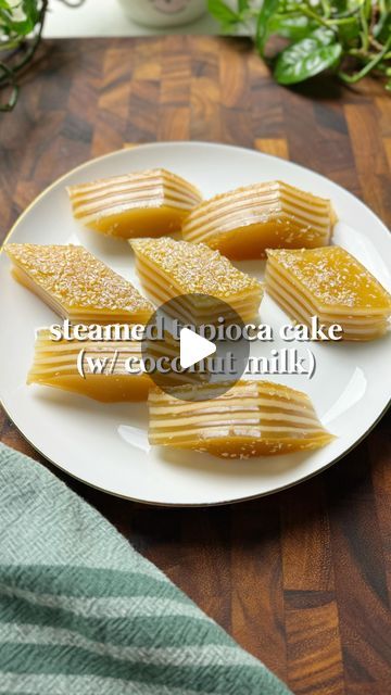 Susanna 🍜 easy recipes on Instagram: "🥥 This Toisan steamed tapioca cake is probably the most nostalgic dessert from my childhood! Every special occasion, my grandma and mom would make their version of this. This version with alternating milk layers is my mom’s (which is untraditional*) — and I’m excited to finally share it after many of you have requested it 😊  *the traditional toisan version is just brown sugar layers! my next video shows this version   Full recipe is on smellylunchbox.com Tapioca Flour Recipes Baking, Gluten Free Asian Desserts, Tapioca Starch Recipes, Steamed Desserts, Tapioca Flour Recipes, Tapioca Recipe, Tapioca Cake, Steam Cake Recipe, Tapioca Recipes