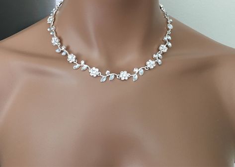 Wedding Necklaces For Bride, Silver Prom Jewelry, Bridal Jewelry Ideas, Necklace For Wedding, Prom Jewelry Sets, Bridal Jewelry Necklace, Prom Necklaces, Wedding Jewelry For Bride, Bride Necklace