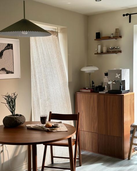 This week’s home cafe highlights 🤎 Cafe Highlights, Home Cafe Interior, Home Cafe Ideas, Pretty Apartments, Cafe Ideas, Dream Apartment Decor, Coffee Bar Home, Home Cafe, Minimalist Home Decor