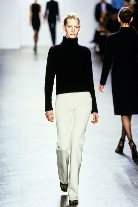 Dc Moodboard, Kirsten Owen, Style Année 90, 90s Calvin Klein, Calvin Klein Collection, Street Style Chic, Runway Collection, Looks Style, White Pants