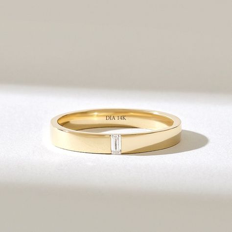 Ring Bands For Women Simple, Womens Wedding Bands Simple, Plain Rings For Woman, Minimalist Wedding Ring Gold, Simple Wedding Band With Diamonds, Simple Wedding Bands For Women Gold, Simple Gold Wedding Band Women, Simple Wedding Bands For Women, Wedding Bands Simple