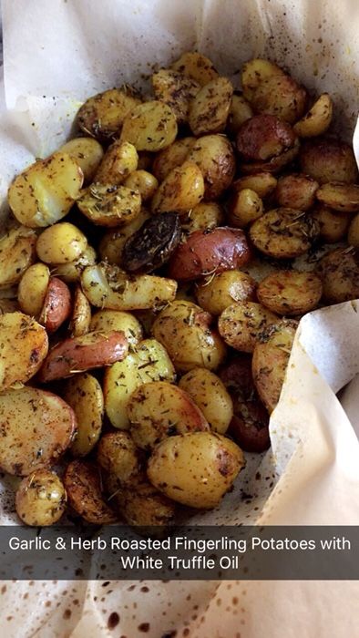 Garlic & Herb Roasted Fingerling Potatoes with White Truffle Oil Recipes With White Truffle Oil, Truff Recipes, Recipes With Truffle, Truffle Potatoes, Meal Board, Fingerling Potatoes Recipes, Truffle Oil Recipes, Truffle Recipes, Vegan Truffles