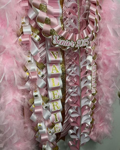 More homecoming mums 🐾 We are fully booked for homecoming mums for this year 🥰💓 #homecomingmums #hoco2024 #homecomingmuminspo #senior2024 Texas Mums Homecoming, Texas Mums, Mum Ideas, Fully Booked, Mums Homecoming, Homecoming Mums, Strawberry Shortcake, Homecoming, This Year