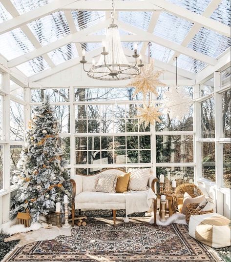 Christmas Greenhouse, White Greenhouse, Boho Modern Living Room, Greenhouse Pictures, Garden Shed Interiors, Winter Greenhouse, Outdoor Greenhouse, Studio Shed, Greenhouse Shed