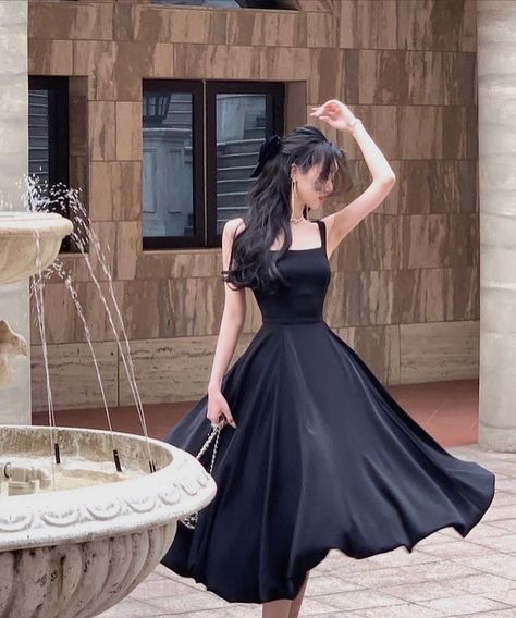 French Elegant Dress, Waist Dress Fitted, Back Cross Strap Dress, Dress For Daily Wear, Black Long Formal Dresses Elegant, Classy Chic Modest Outfits, Fancy Korean Dresses, Cute Midi Dress, Formal Clothes Girl