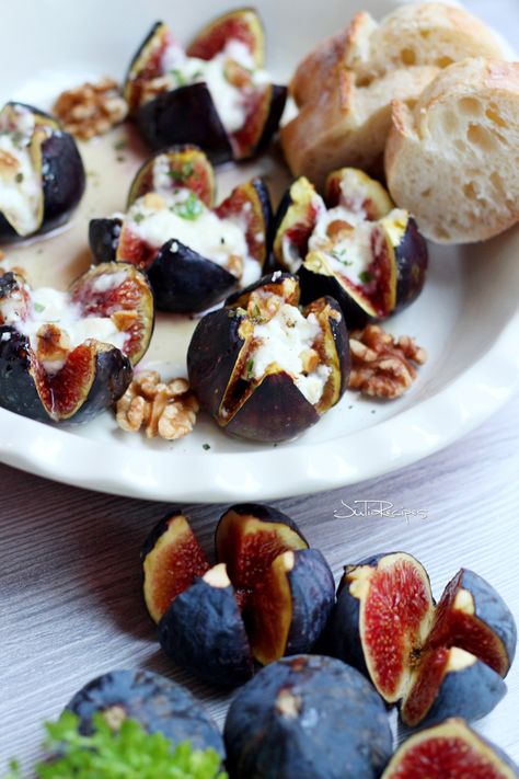 Baked FIGS 🍈with Goat Cheese🐐 – Julia Recipes Figs With Cheese, Fig Appetizer, Roasted Figs, Elegant Appetizers, Goat Cheese Recipes, Roasted Walnuts, Fig Recipes, Fresh Figs, Soft Cheese